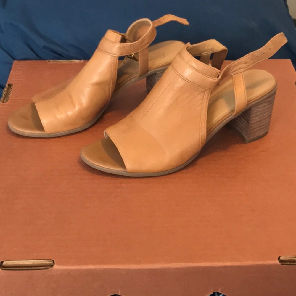 Franco Sarto Open toe slingback heels